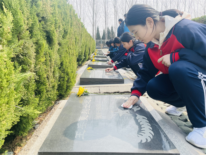 博兴县第四中学缅怀革命先烈弘扬爱国精神