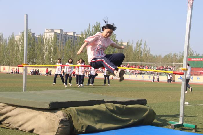 邹平市魏桥实验学校:举行"奔跑吧61少年"2024春季田径运动会