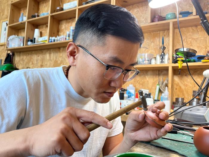 【滨州非遗"活起来"】锔瓷:手握金刚钻 专揽瓷器活