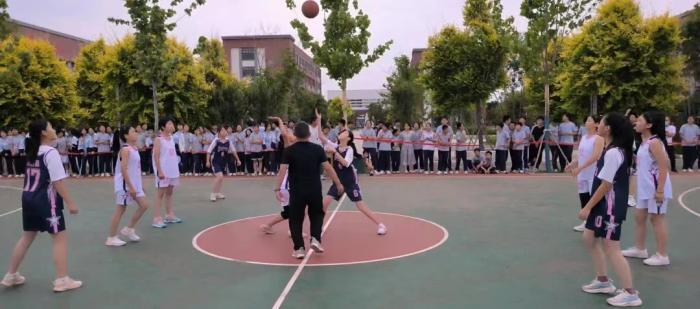 惠民县第一实验东校区举行"奔跑吧,少年!"篮球赛