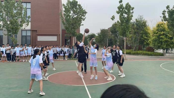 惠民县第一实验东校区举行"奔跑吧,少年!"篮球赛