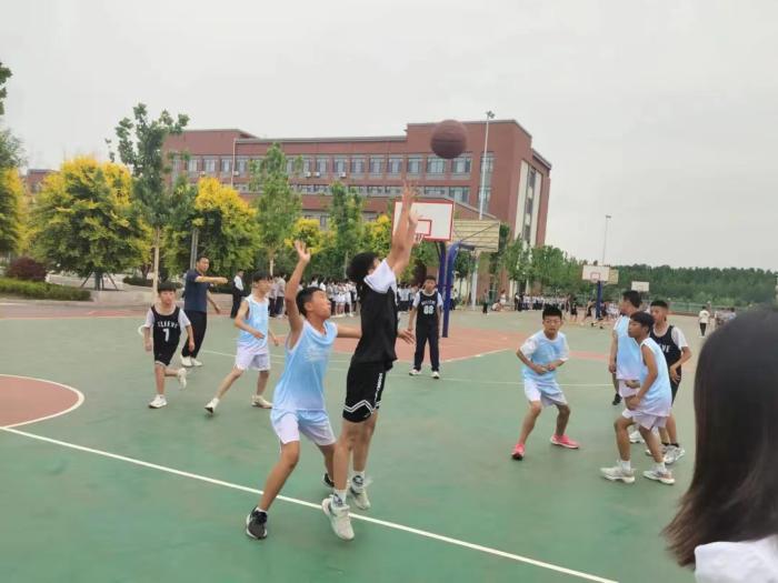 惠民县第一实验东校区举行"奔跑吧,少年!"篮球赛